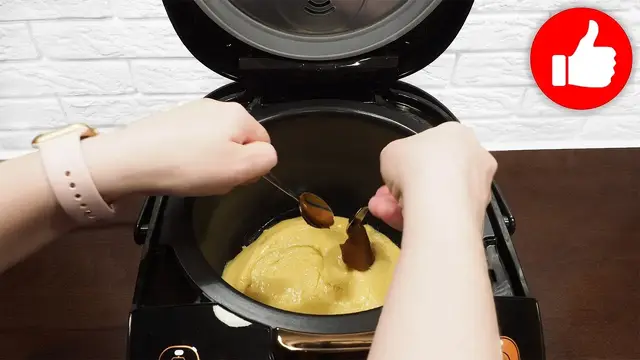 Кекс со сгущенкой в мультиварке
