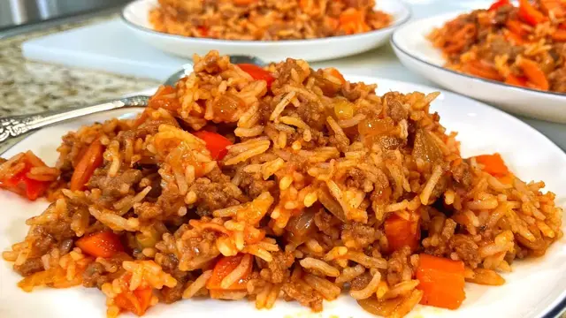 Рассыпчатый рис с мясом