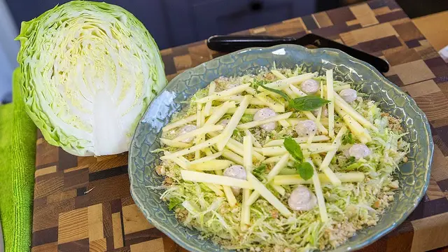Салат с капустой 