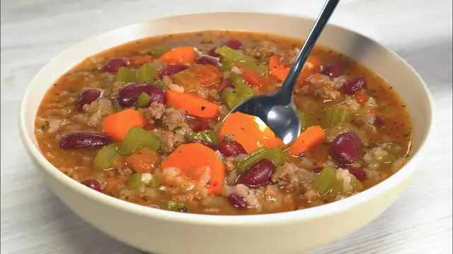 Суп с говядиной и фасолью 