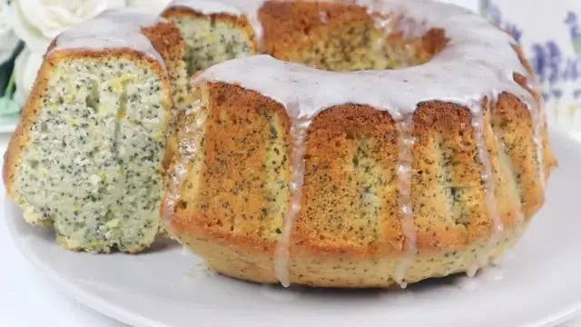 Лимонный кекс с маком