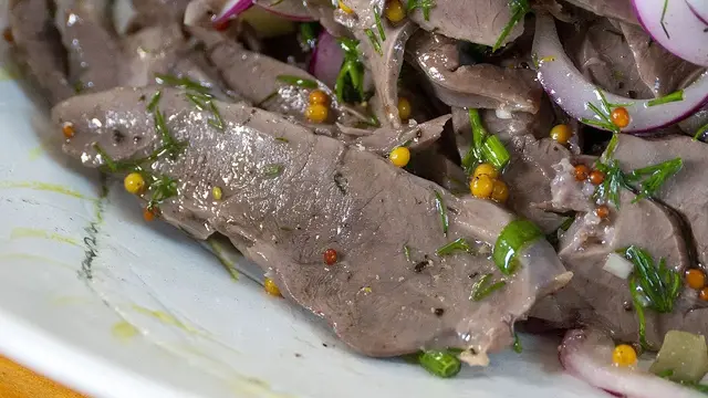 Салат из свиного сердца