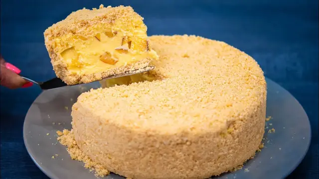 Торт с воздушным кремом и нектарином