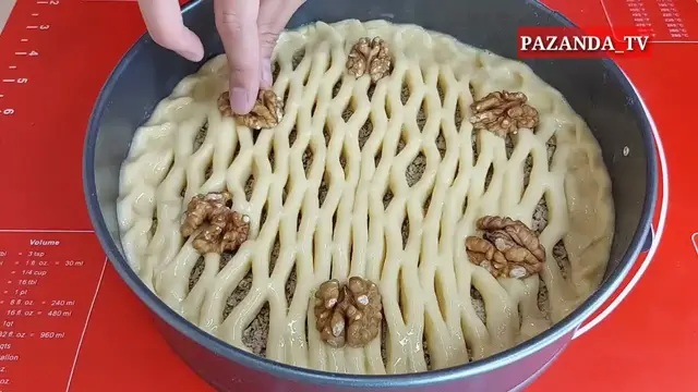 Сдобный пирог с халвой
