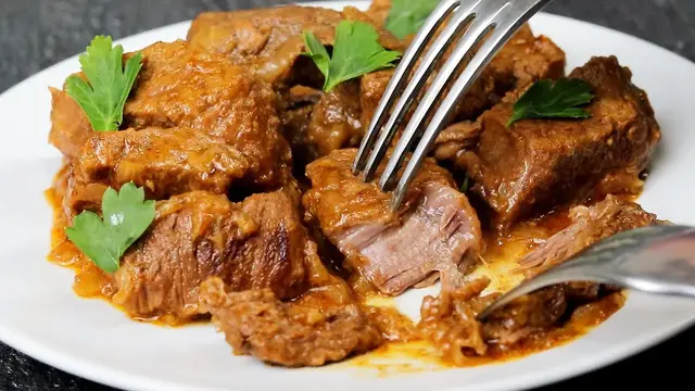 Очень вкусный гуляш из говядины