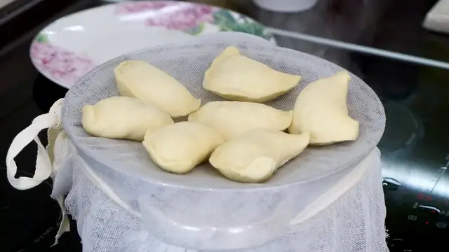 Вареники с мясом на пару