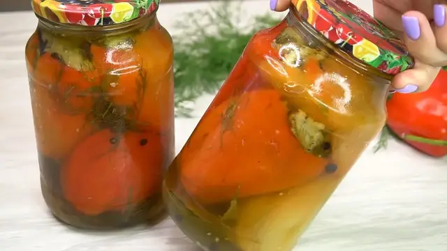Маринованный перец с баклажанами