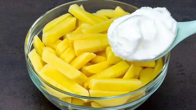 Картофель фри со взбитыми белками