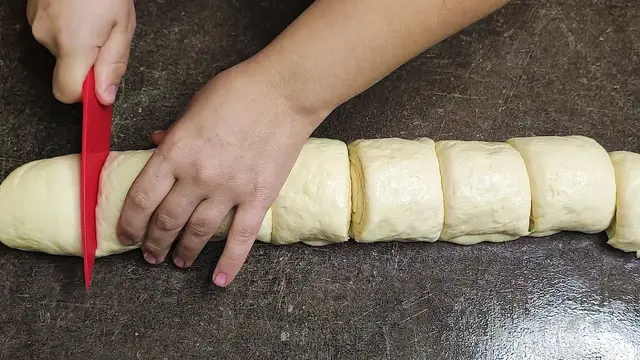 Булочки из самого простого теста