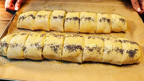 Слоёные пирожки с картошкой, зеленью и сыром 