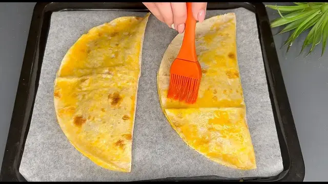 Ленивые чебуреки в духовке