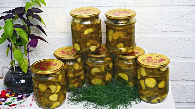 Ароматный салат из огурцов на зиму.
