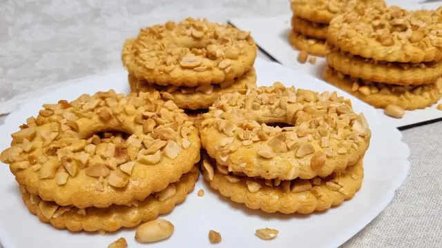 Песочные ореховые колечки
