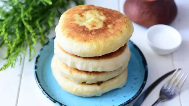 Сырные лепёшки на кефире на сковороде