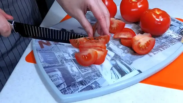 Салат из помидоров