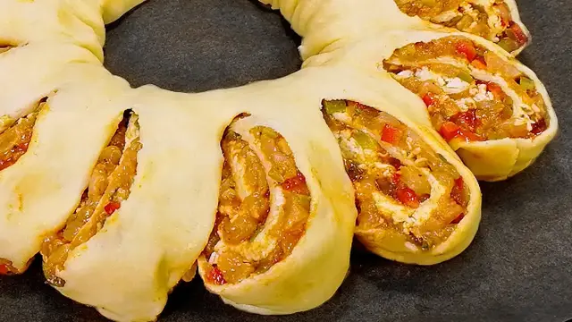 Потрясающая закуска с куриной грудкой и маринованными огурцами