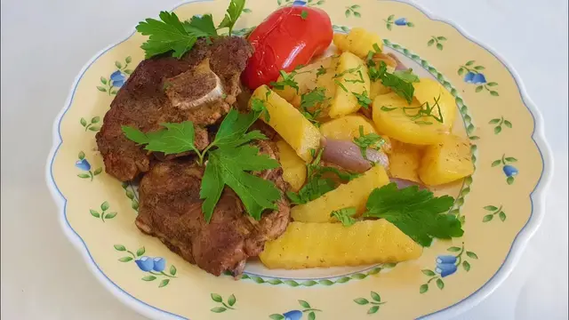 Мясо на овощах в рукаве