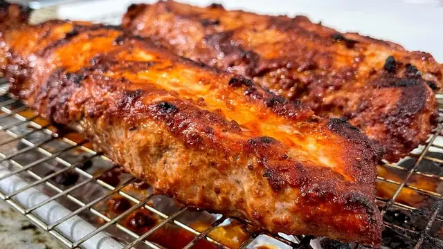 Потрясающий маринад и соус для свинины в духовке