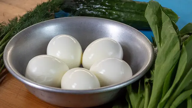 Салат из яиц и черемши