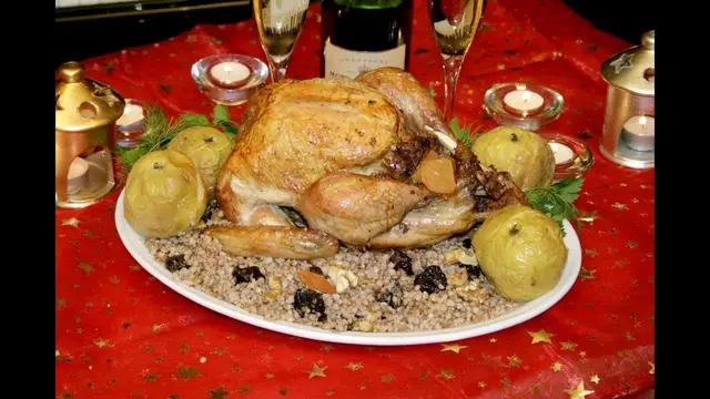 Индейка фаршированная гречкой и сухофруктами