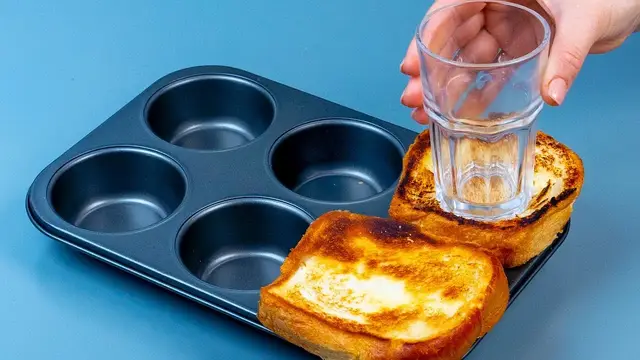 Горячие хлебные лодочки с сыром и ветчиной