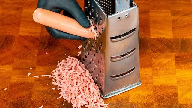Запеканка с сосисками и моцареллой
