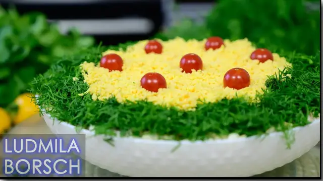 Салат с копченой куриной грудкой и сыром