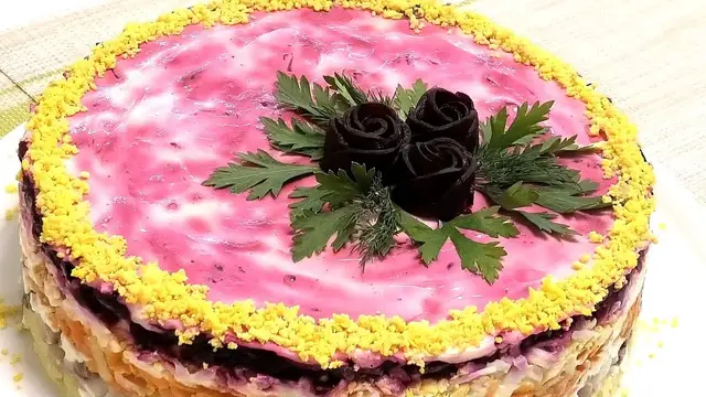 Салат селёдка под шубой с яблочком