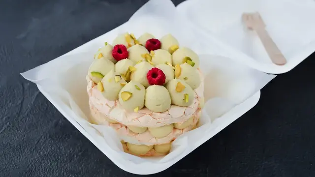 Нежные меренговые тортики