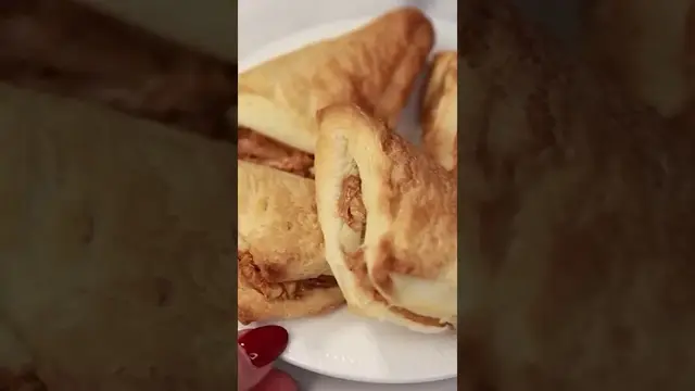 Очень вкусные слойки со сгущенкой к чаю