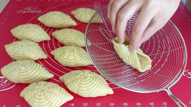 Хрустящий хворост на сковородке