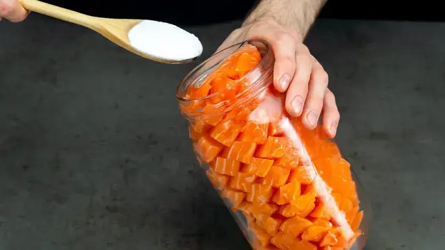 Очень вкусный лосось с овощами