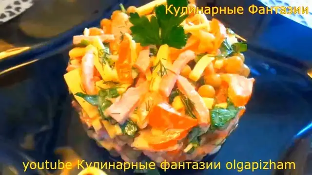 Вкуснейший салат с помидорами и колбасой на скорую руку 