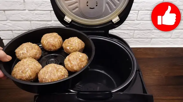 Котлеты с фаршем и гречкой на пару в мультиварке