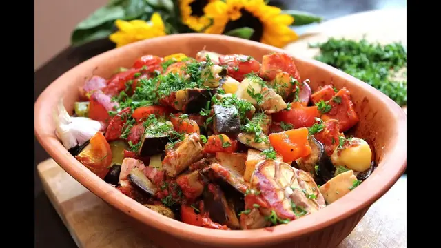 Вкуснейшая курица в овощах