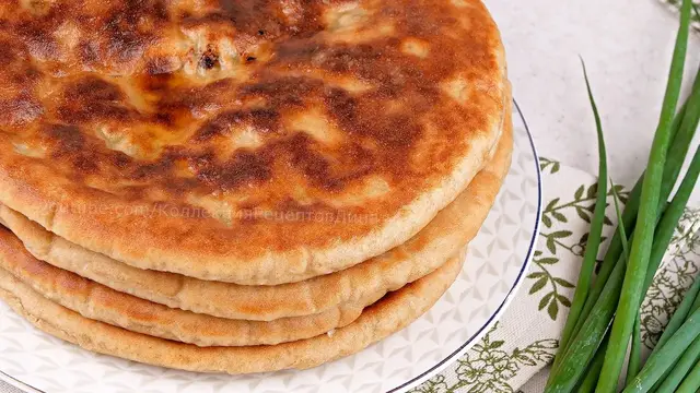 Лепешки на кефире с творогом и зеленью на сковороде
