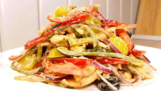 Яркий, насыщенный, вкусный салат