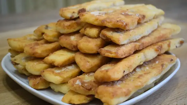 Творожные палочки с яблоками на завтрак