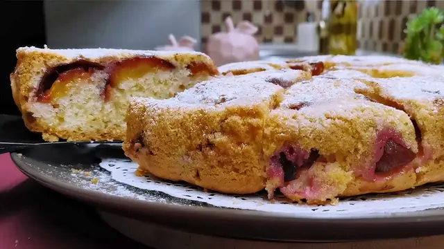 Самый простой пирог со сливами