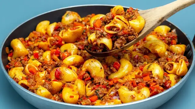Очень вкусные макароны с фаршем и овощами на сковороде