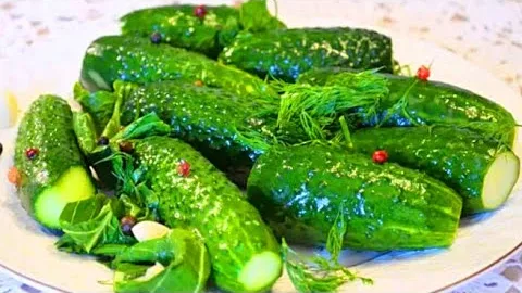 Вкусные малосольные огурчики