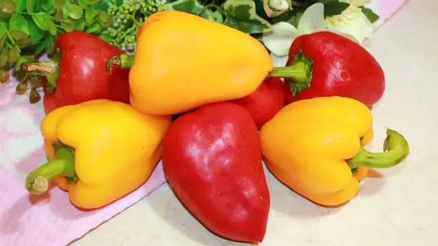 Фаршированный перец на сковороде.
