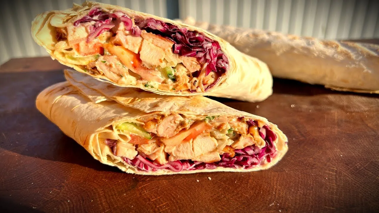 Шаурма на углях с вкусным густым соусом
