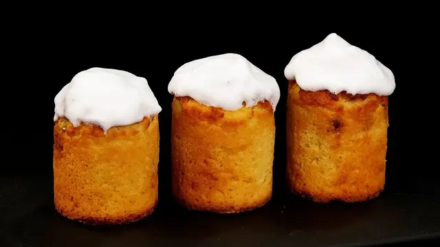 Куличи и творожная паска