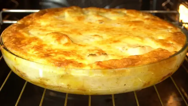 Картофель в омлете в духовке