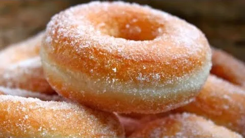 Вкусные жареные пончики