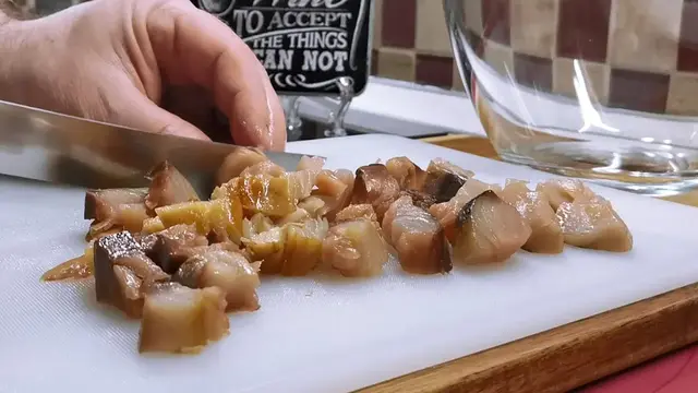 Салат со скумбрией на праздничный стол