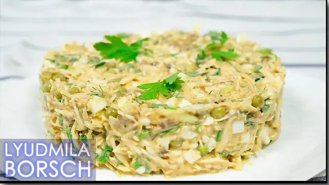 Необычный салат с капусты и бычков в томате