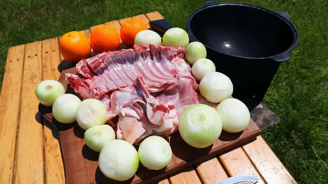 Сочный шашлык в казане