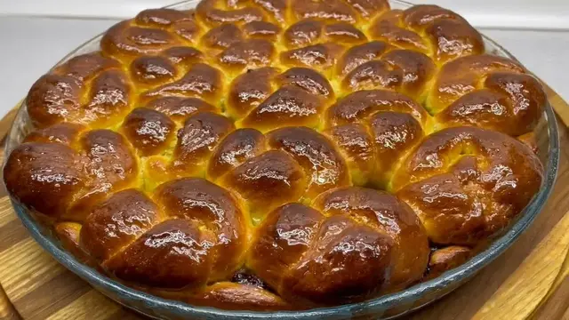 Воздушный пирог на кипятке без сахара и яиц 